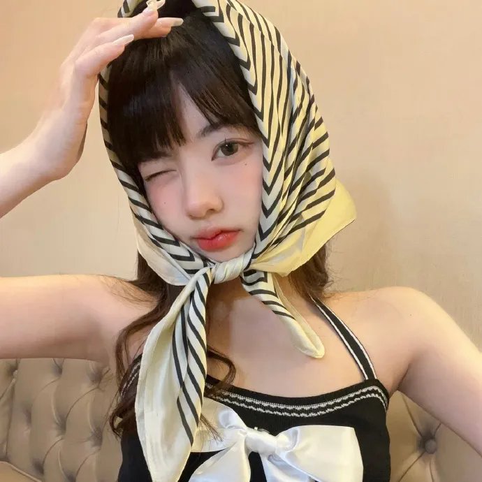 不装了，我比英雄还强